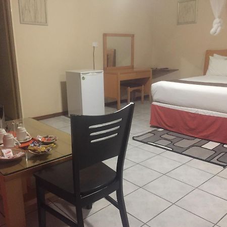 Centre Lodge Maun Luaran gambar
