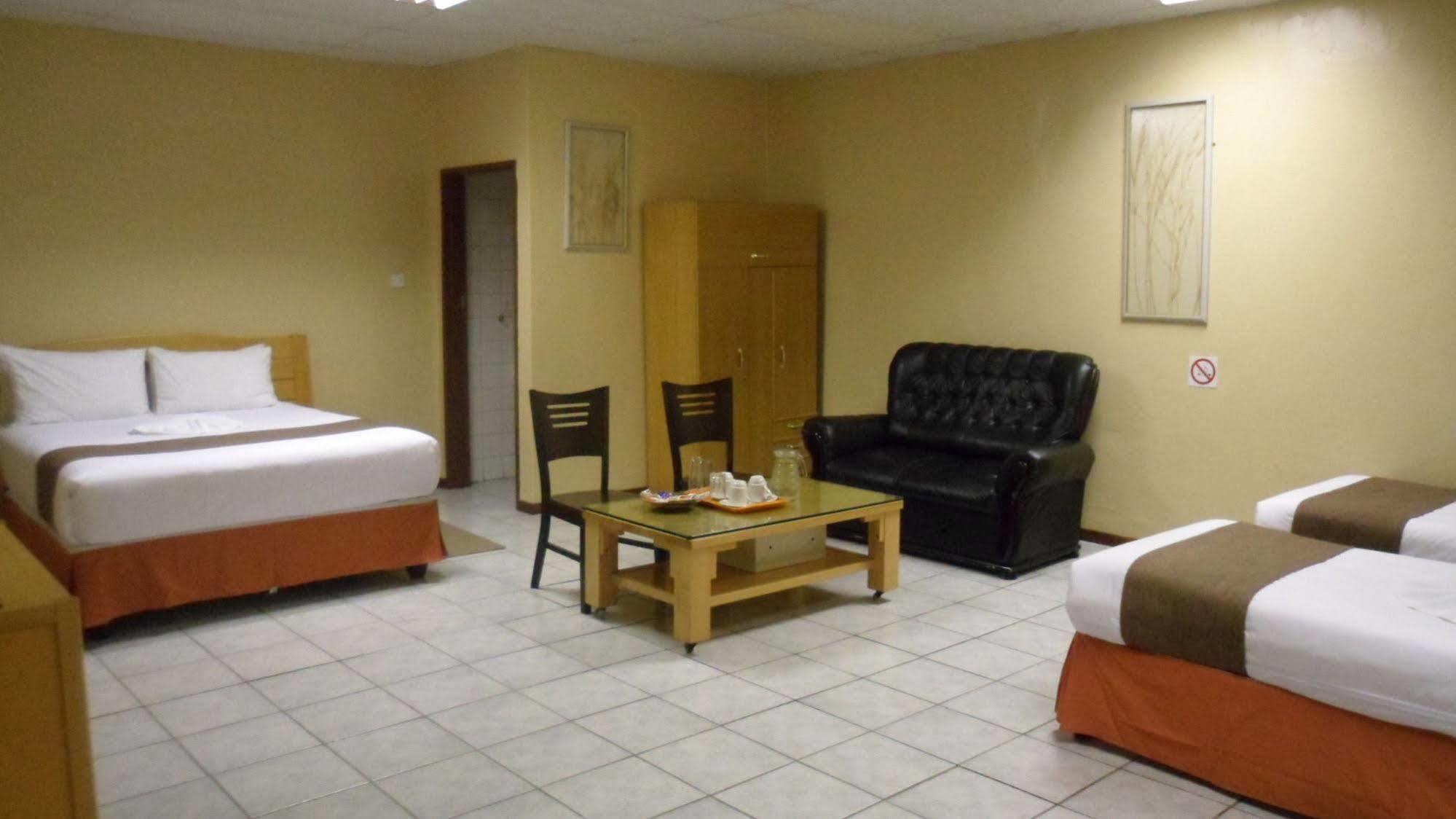 Centre Lodge Maun Luaran gambar