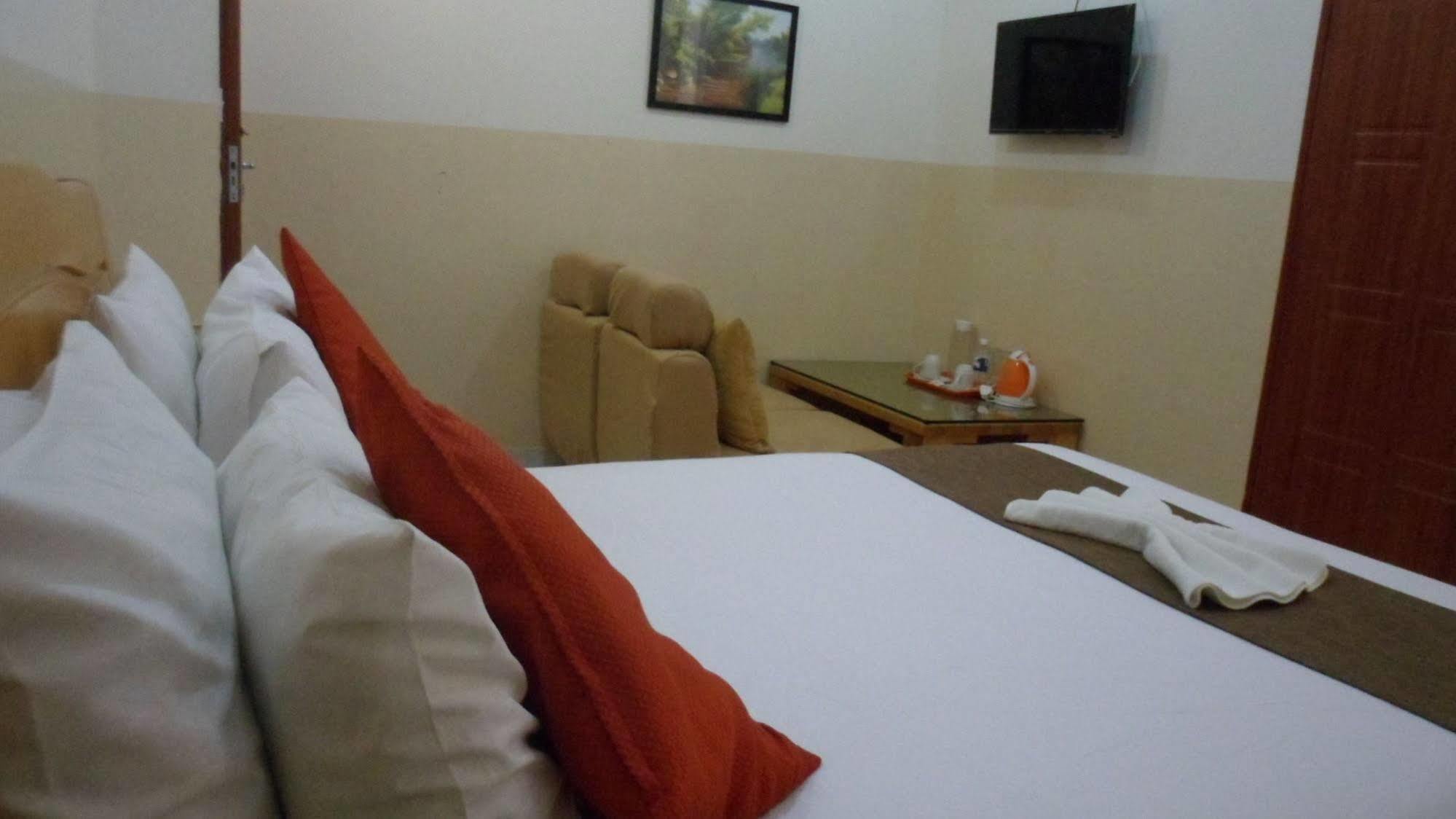 Centre Lodge Maun Luaran gambar