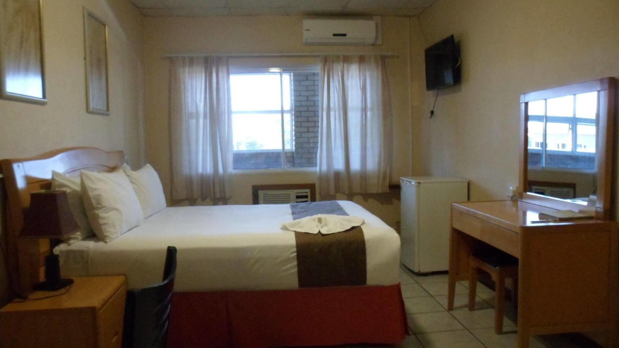 Centre Lodge Maun Luaran gambar