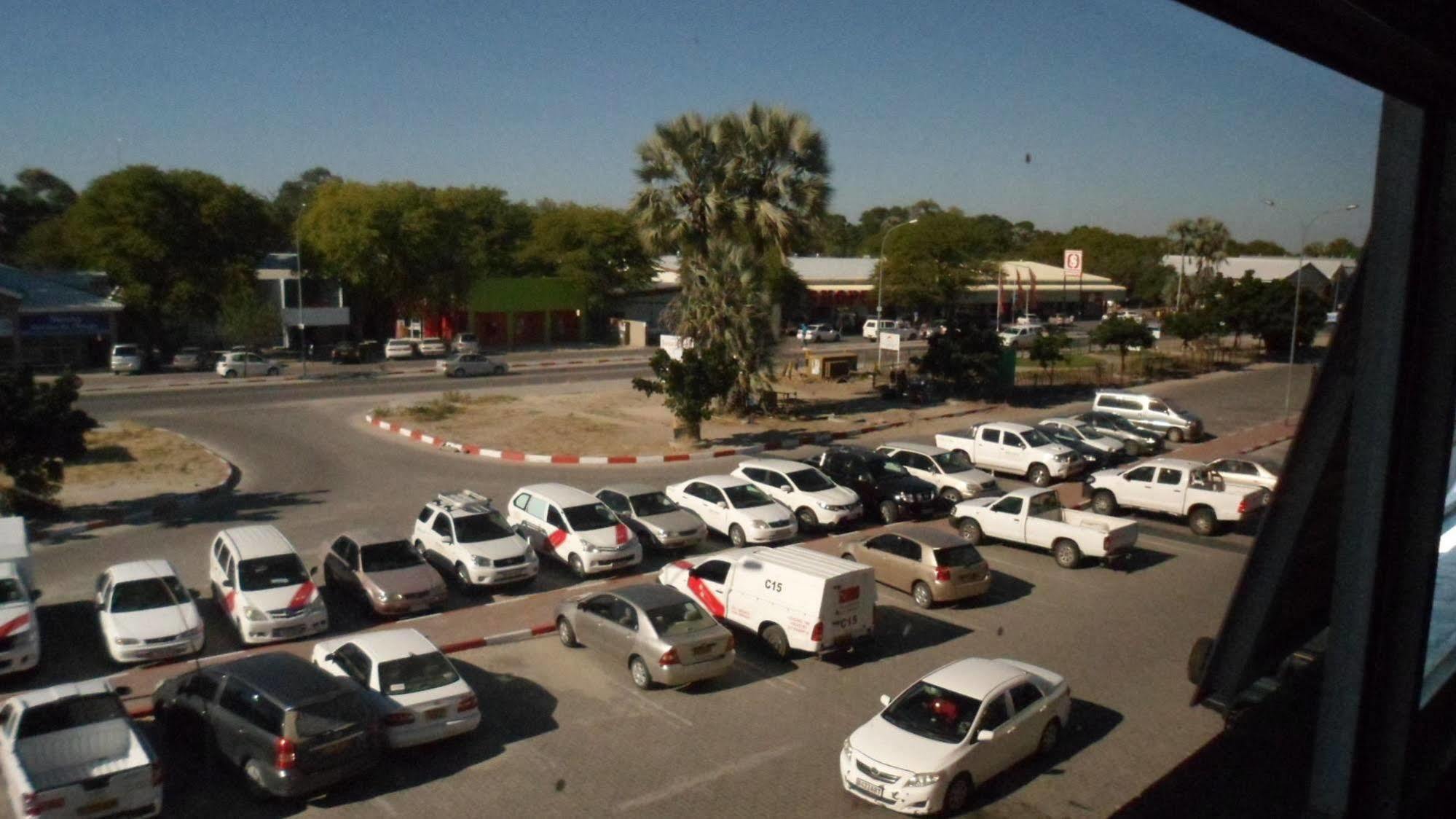 Centre Lodge Maun Luaran gambar