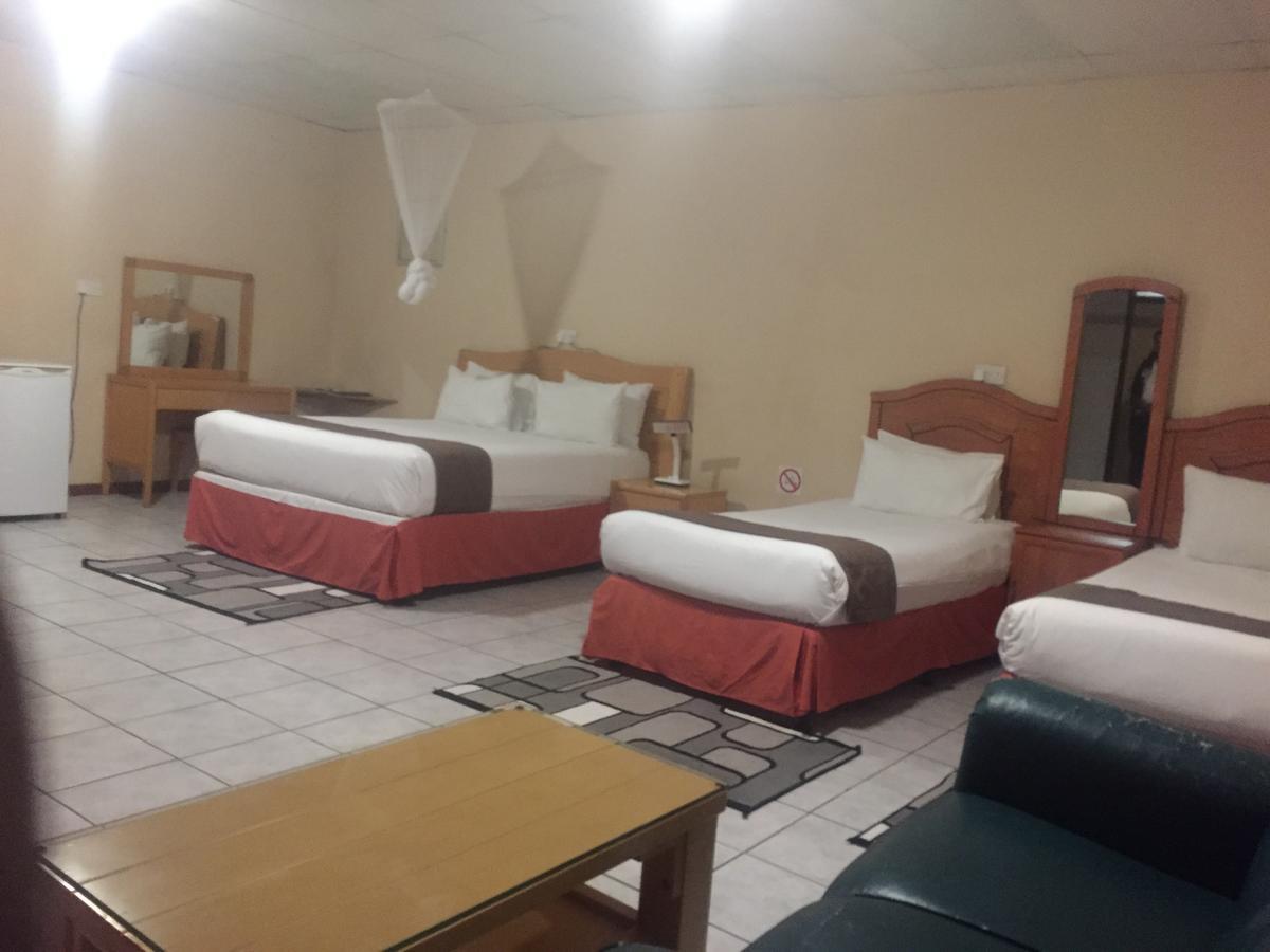 Centre Lodge Maun Luaran gambar