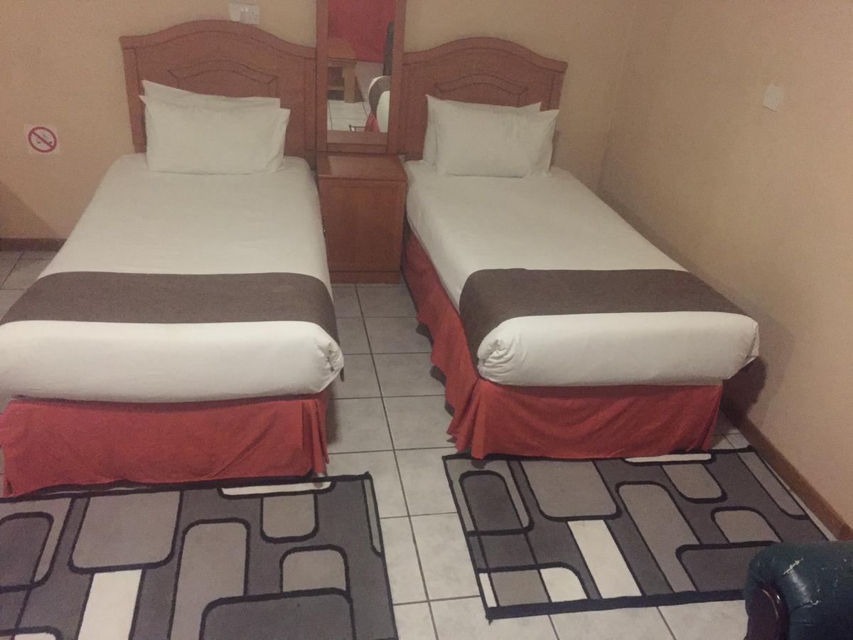 Centre Lodge Maun Luaran gambar